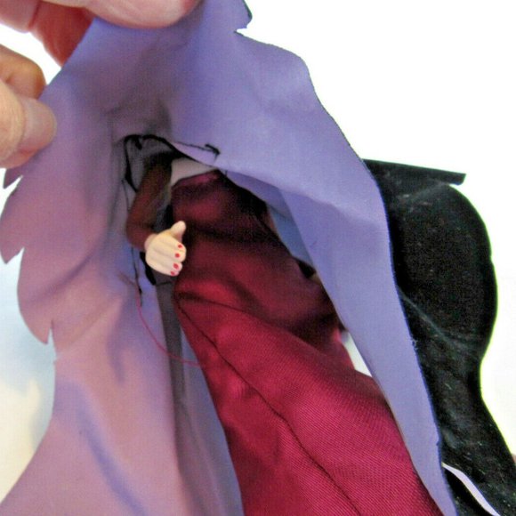 Sleeping Beauty Disney Deagostini Porcelain Dolls Lot of 2 Princess/Maleficent - Picture 10 of 16